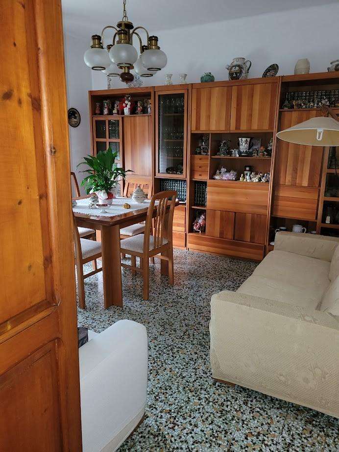 casa indipendente in vendita a Carrara in zona Fossone