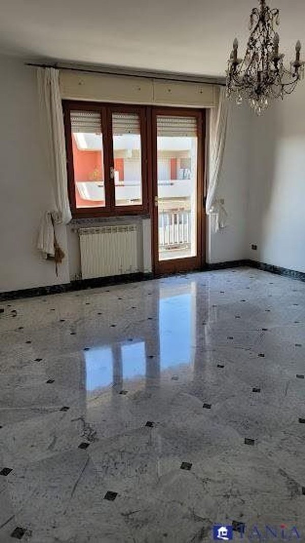 appartamento in vendita a Carrara in zona Marina di Carrara