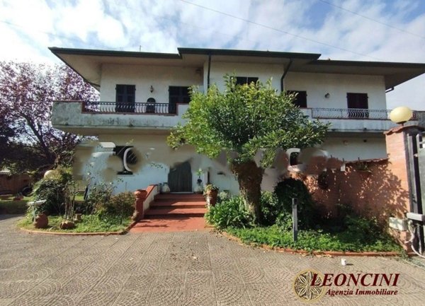 casa indipendente in vendita a Carrara in zona Marasio