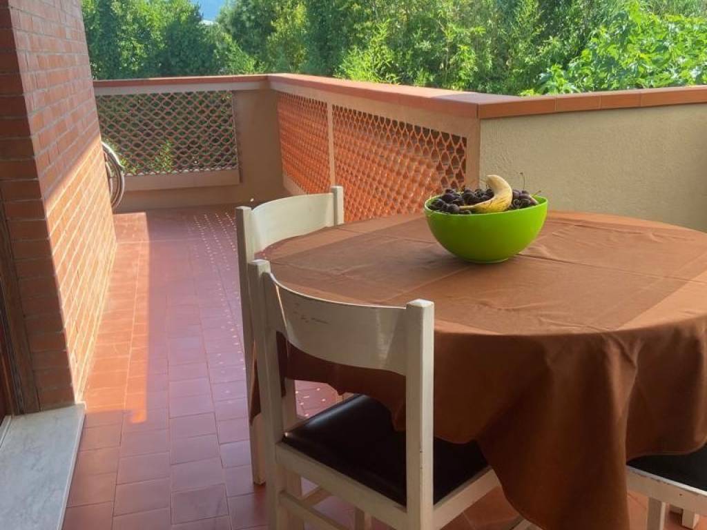 appartamento in vendita a Carrara in zona Marina di Carrara