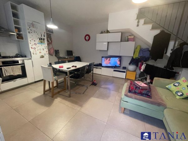 casa indipendente in vendita a Carrara in zona Nazzano