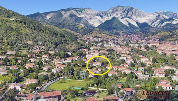 casa indipendente in vendita a Carrara in zona Marasio