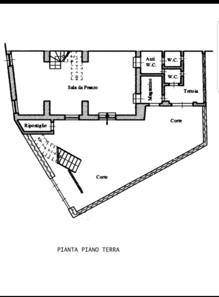 casa indipendente in vendita a Carrara in zona Centro Città