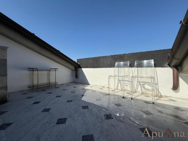 appartamento in vendita a Carrara in zona Nazzano