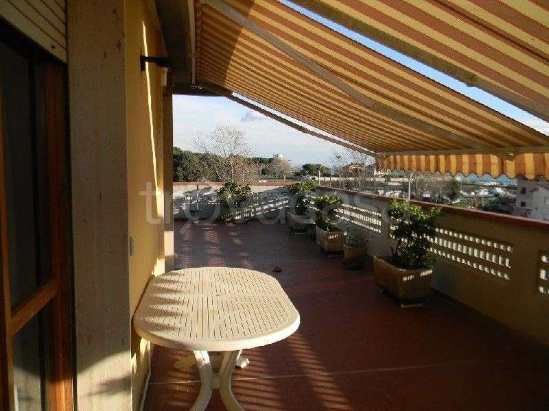 appartamento in vendita a Carrara in zona Marina di Carrara
