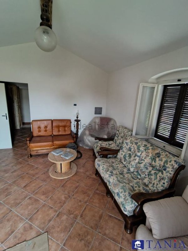 appartamento in vendita a Carrara in zona Avenza