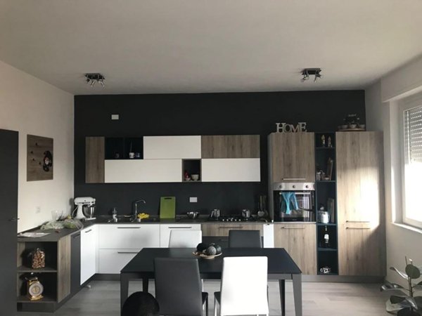 appartamento in vendita a Carrara in zona Avenza