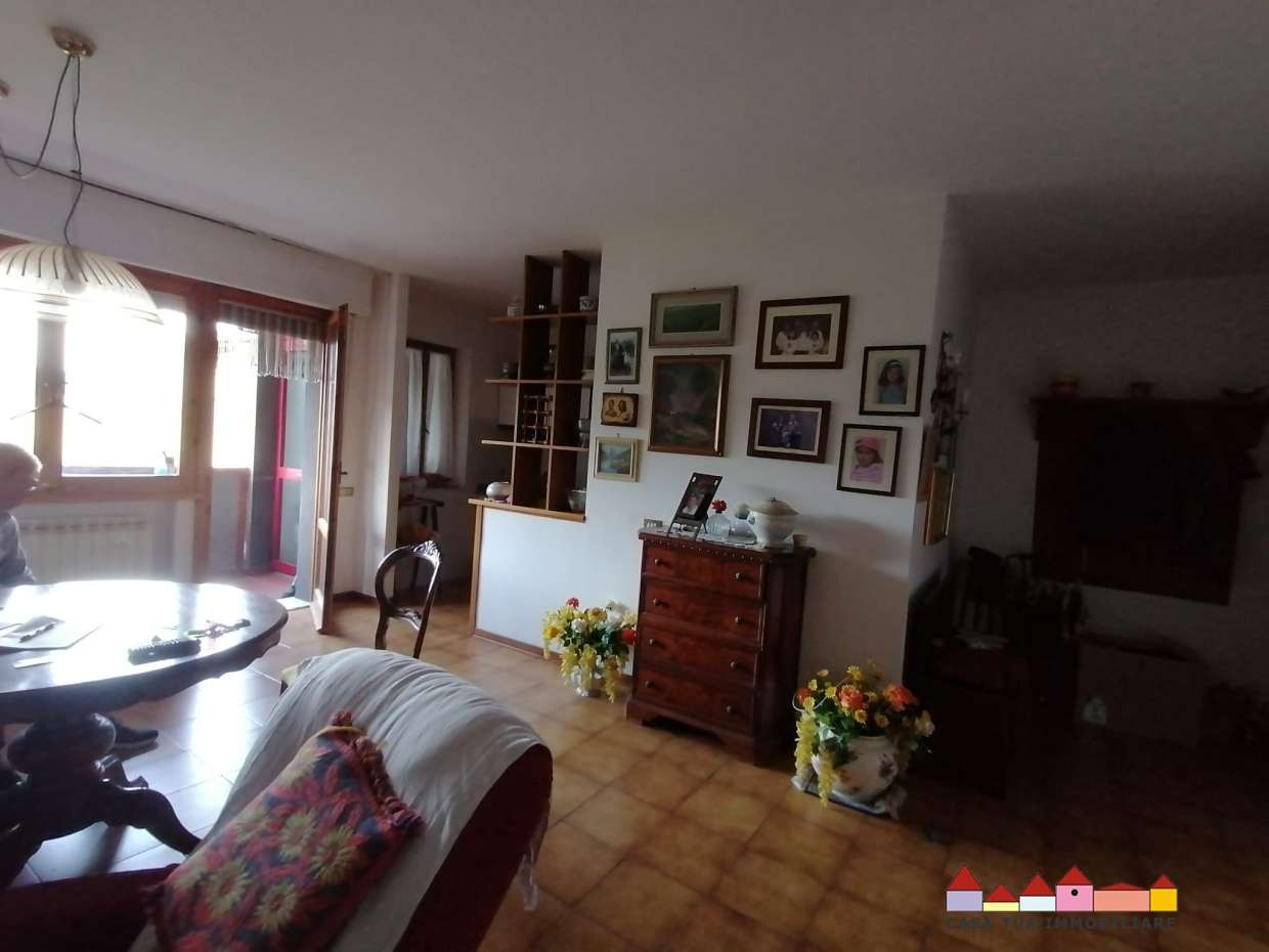 appartamento in vendita a Carrara in zona Bonascola
