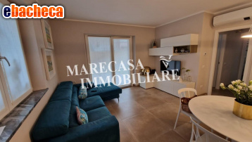 casa indipendente in vendita a Carrara in zona Centro Città