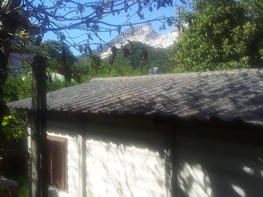 casa indipendente in vendita a Carrara in zona Codena