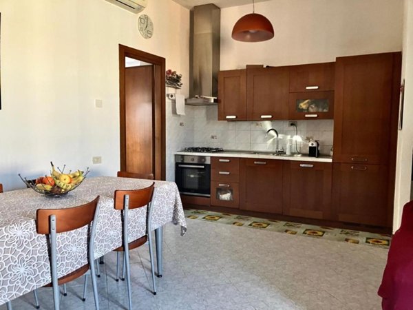 appartamento in vendita a Carrara in zona Avenza