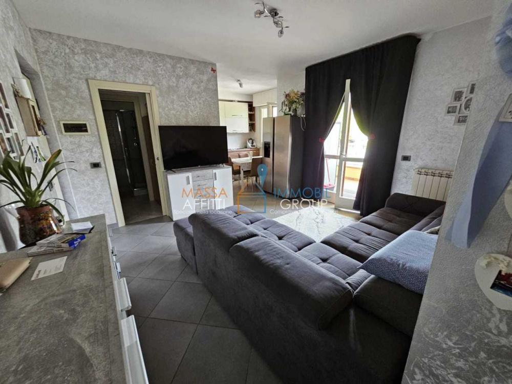 appartamento in vendita a Carrara in zona Avenza
