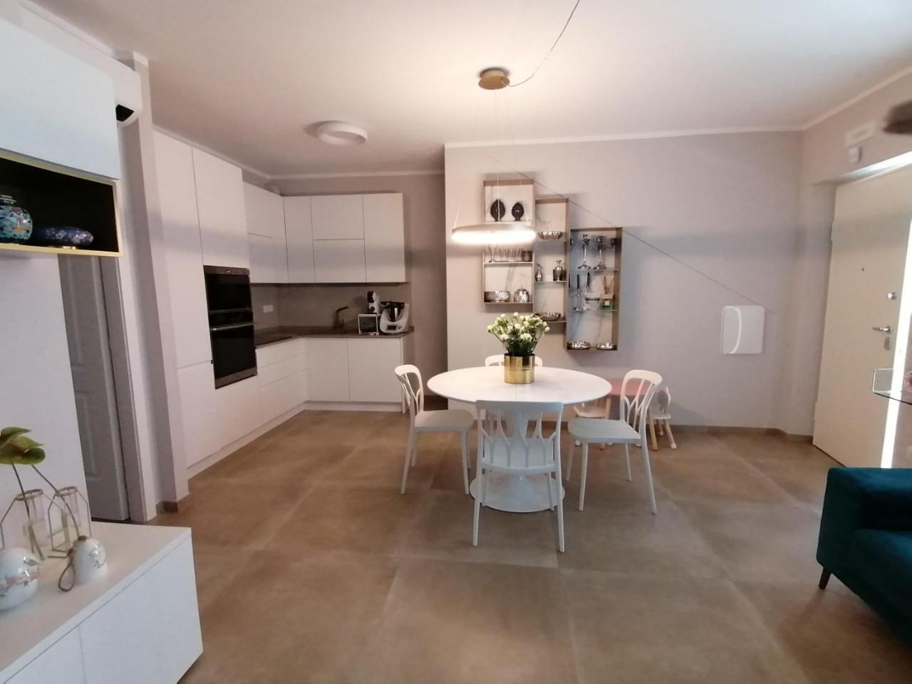 appartamento in vendita a Carrara in zona Marina di Carrara