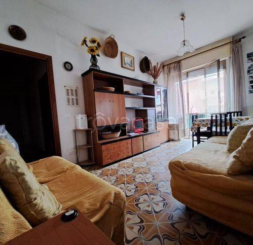 appartamento in vendita a Carrara in zona Marina di Carrara