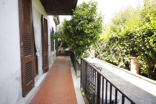 appartamento in vendita a Carrara in zona Bonascola