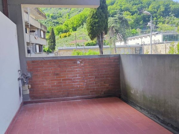appartamento in vendita a Carrara in zona Stadio
