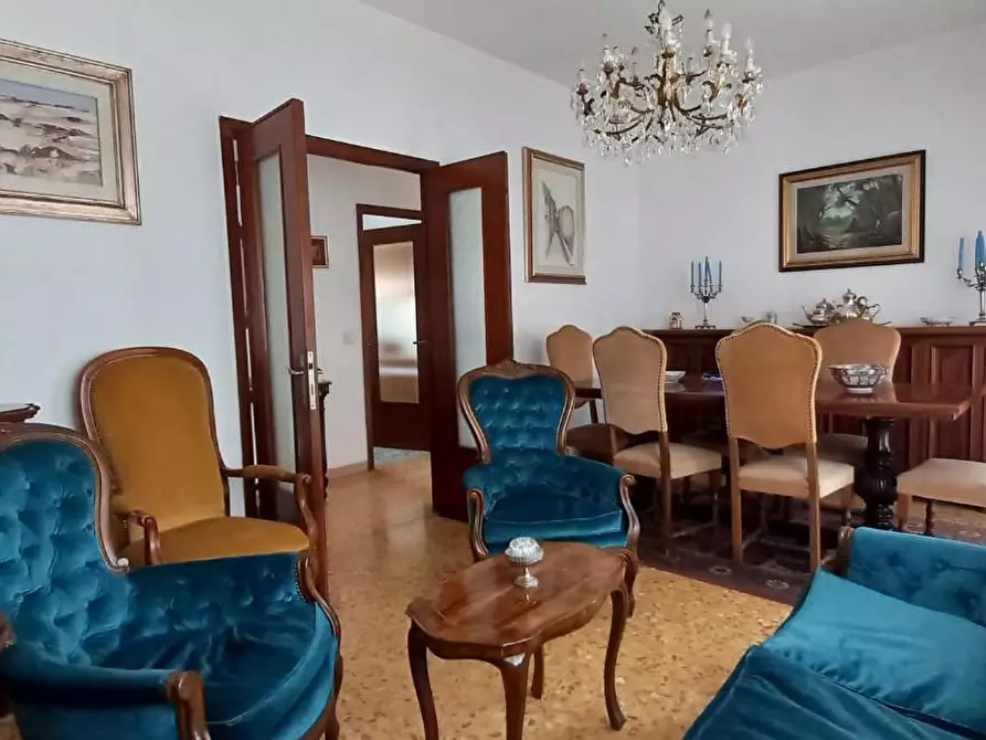 appartamento in vendita a Carrara in zona Marina di Carrara