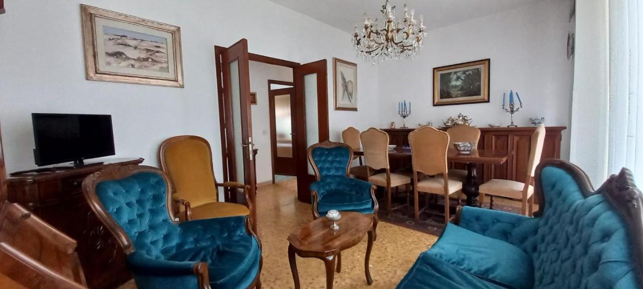 appartamento in vendita a Carrara in zona Marina di Carrara
