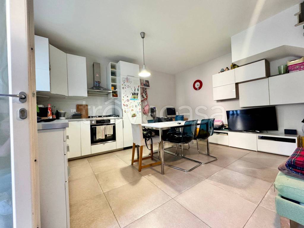 casa indipendente in vendita a Carrara in zona Nazzano