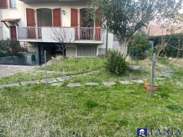 appartamento in vendita a Carrara in zona Marina di Carrara