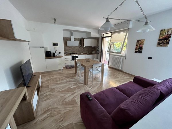 appartamento in vendita a Carrara in zona Marina di Carrara