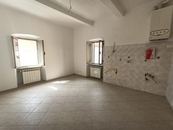 appartamento in vendita a Carrara in zona Miseglia