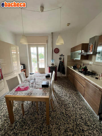 casa indipendente in vendita a Carrara in zona Fossone