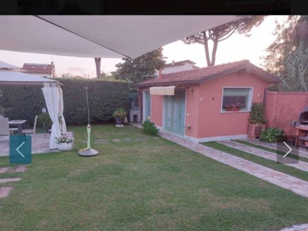 casa indipendente in vendita a Carrara in zona Marina di Carrara