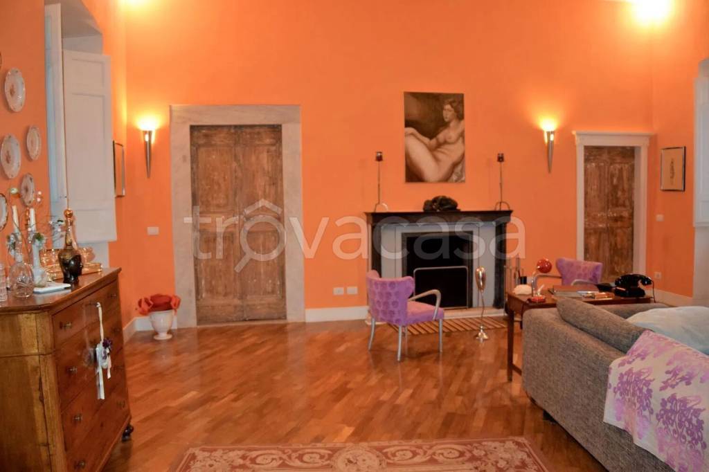 appartamento in vendita a Carrara in zona Centro Città