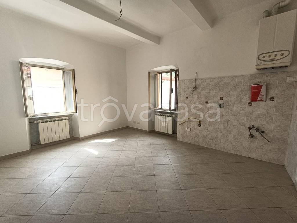 appartamento in vendita a Carrara in zona Miseglia