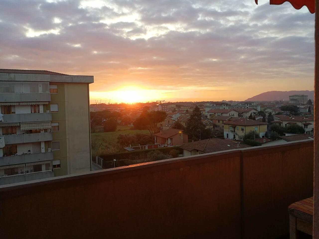 appartamento in vendita a Carrara in zona Avenza