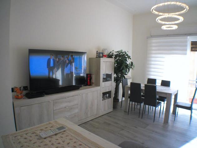 appartamento in vendita a Carrara in zona Marina di Carrara