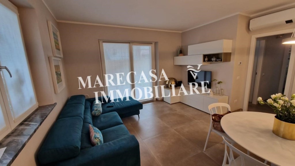 casa indipendente in vendita a Carrara in zona Marina di Carrara