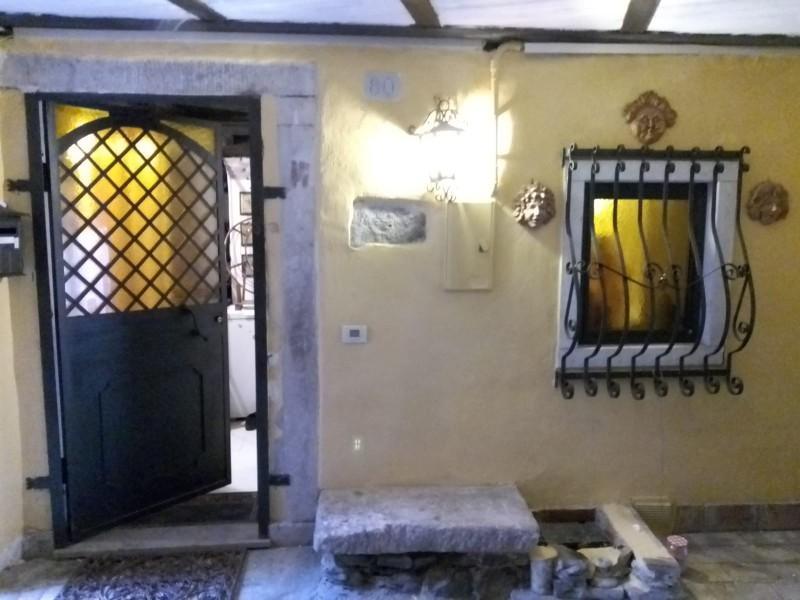 appartamento in vendita a Carrara in zona Fontia