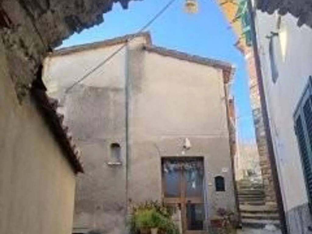 appartamento in vendita a Carrara in zona Fontia