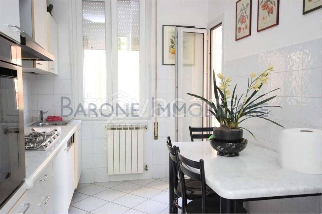 appartamento in vendita a Carrara in zona Centro Città