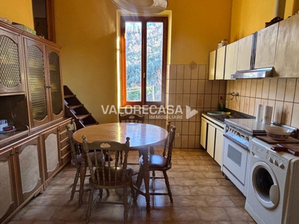 appartamento in vendita a Carrara in zona Codena