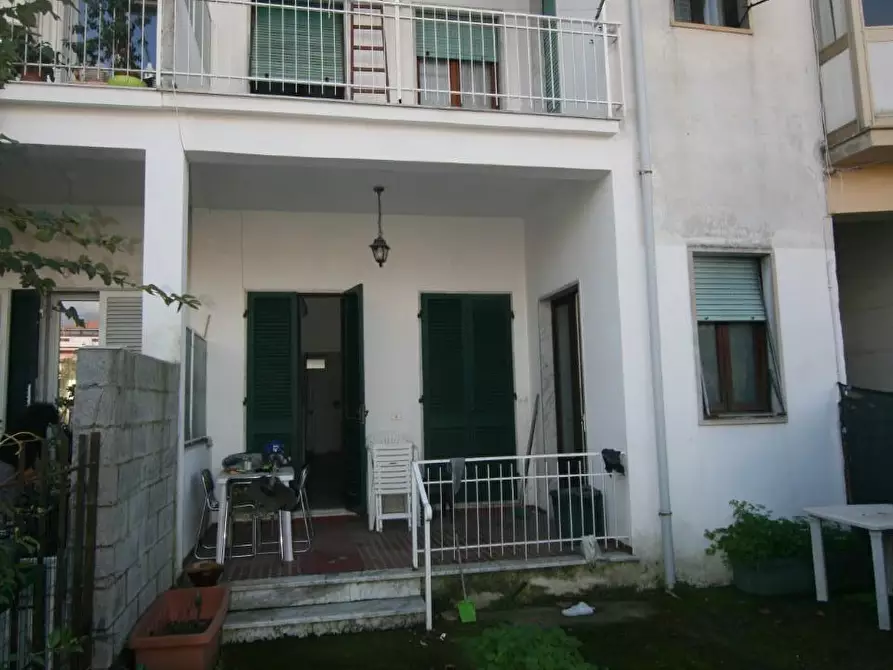 casa indipendente in vendita a Carrara in zona Marina di Carrara