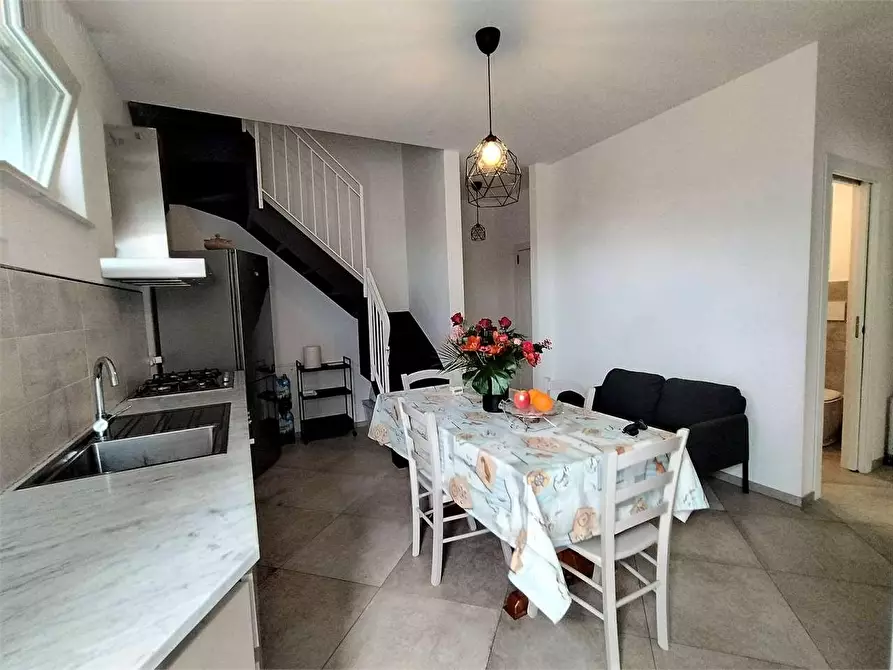 appartamento in vendita a Carrara in zona Marina di Carrara