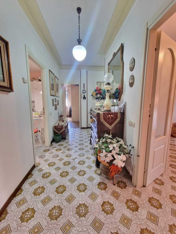 appartamento in vendita a Carrara in zona Marina di Carrara