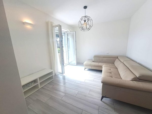appartamento in vendita a Carrara in zona Marina di Carrara