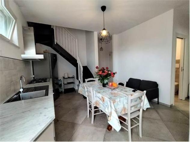 appartamento in vendita a Carrara in zona Marina di Carrara
