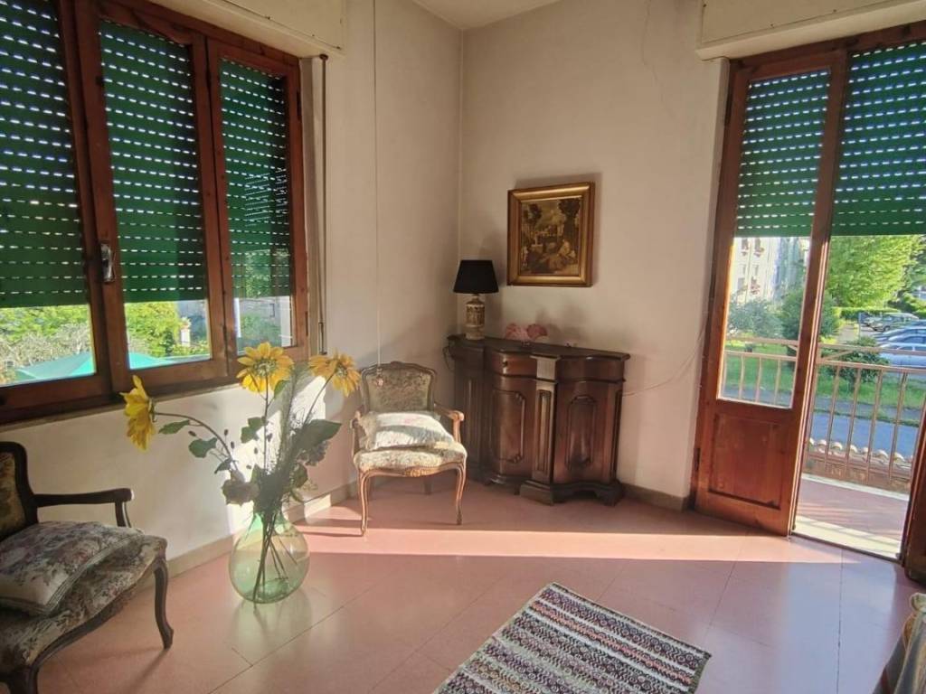 casa indipendente in vendita a Carrara in zona Marina di Carrara