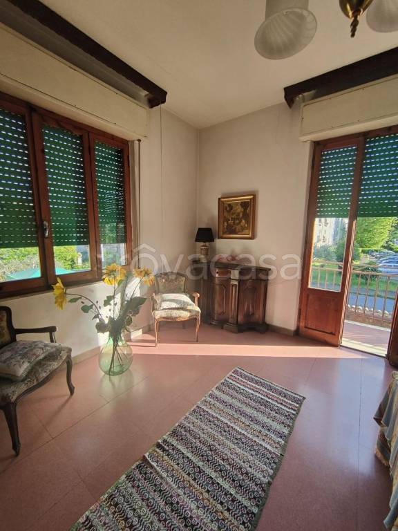 casa indipendente in vendita a Carrara in zona Avenza