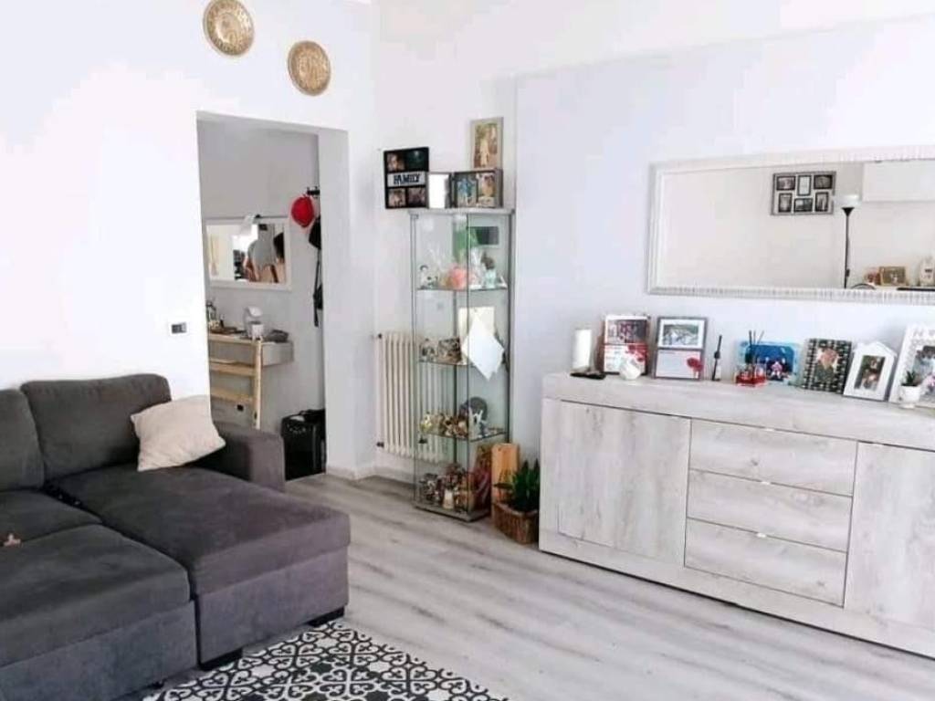 casa indipendente in vendita a Carrara in zona Avenza
