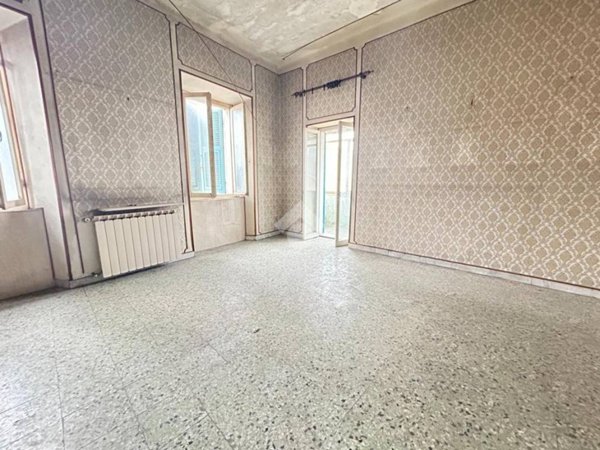 appartamento in vendita a Carrara in zona Avenza