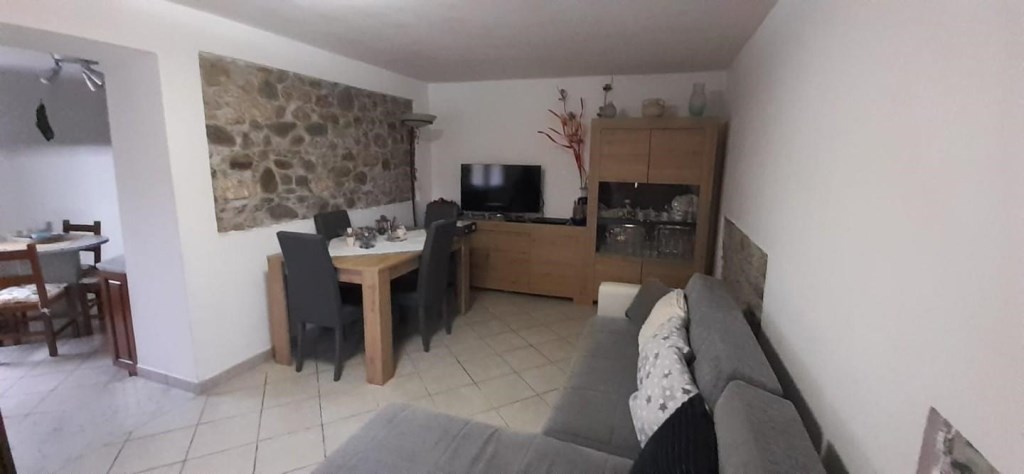 casa indipendente in vendita a Carrara in zona Bonascola