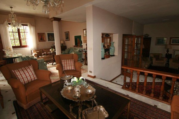 casa indipendente in vendita a Carrara in zona Marina di Carrara