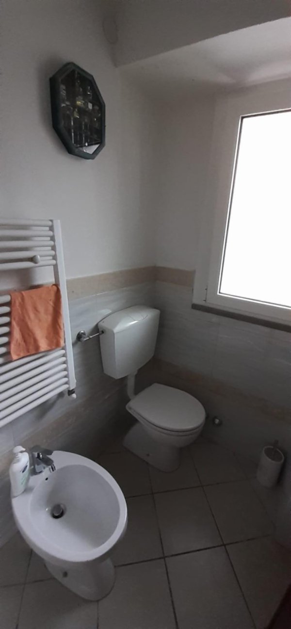 casa semindipendente in vendita a Carrara in zona Bonascola
