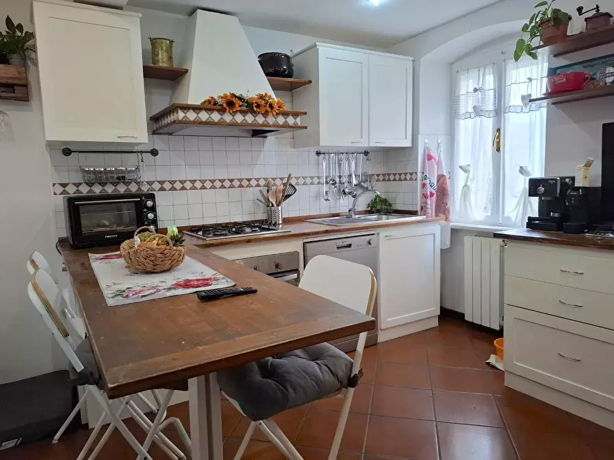 appartamento in vendita a Carrara in zona Avenza